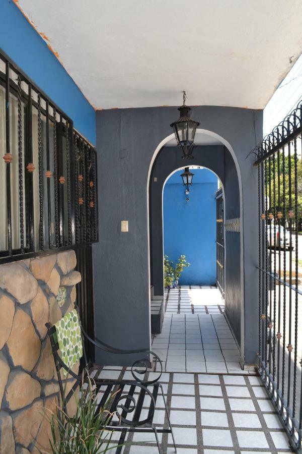 Hotel Y Suites Los Alcatraces Leon Exterior photo